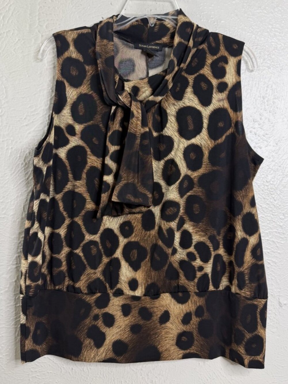Susan Lawrence XL Sleeveless Tie Neck Leopard Blouse Poly/Spandex No Iron EUC